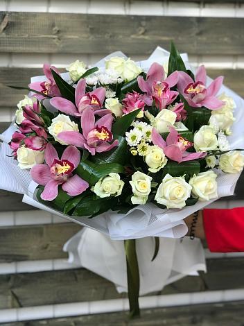 Букет цветов из: Розы и Хризантемы в Красноуфимске