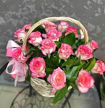 Цветочная композиция из Розы в корзине в Красноуфимске